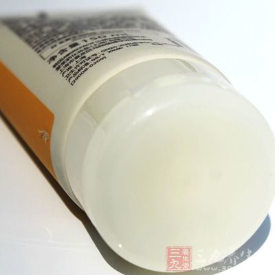 酸性护肤品有哪些