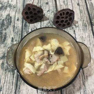 香菇和豆皮做汤