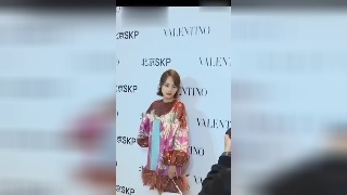 橱柜板面有彩金膜