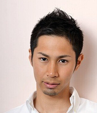 短发发型男阳光学生