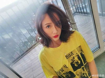 短发性感发型
