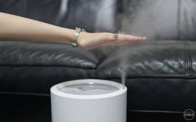 开空调用加湿器有用吗