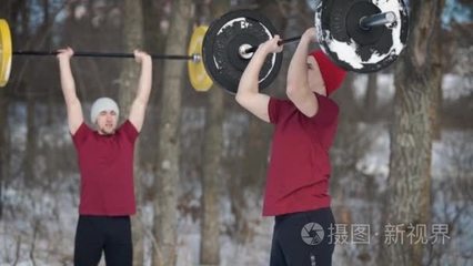 梦见自己光着身子洗澡