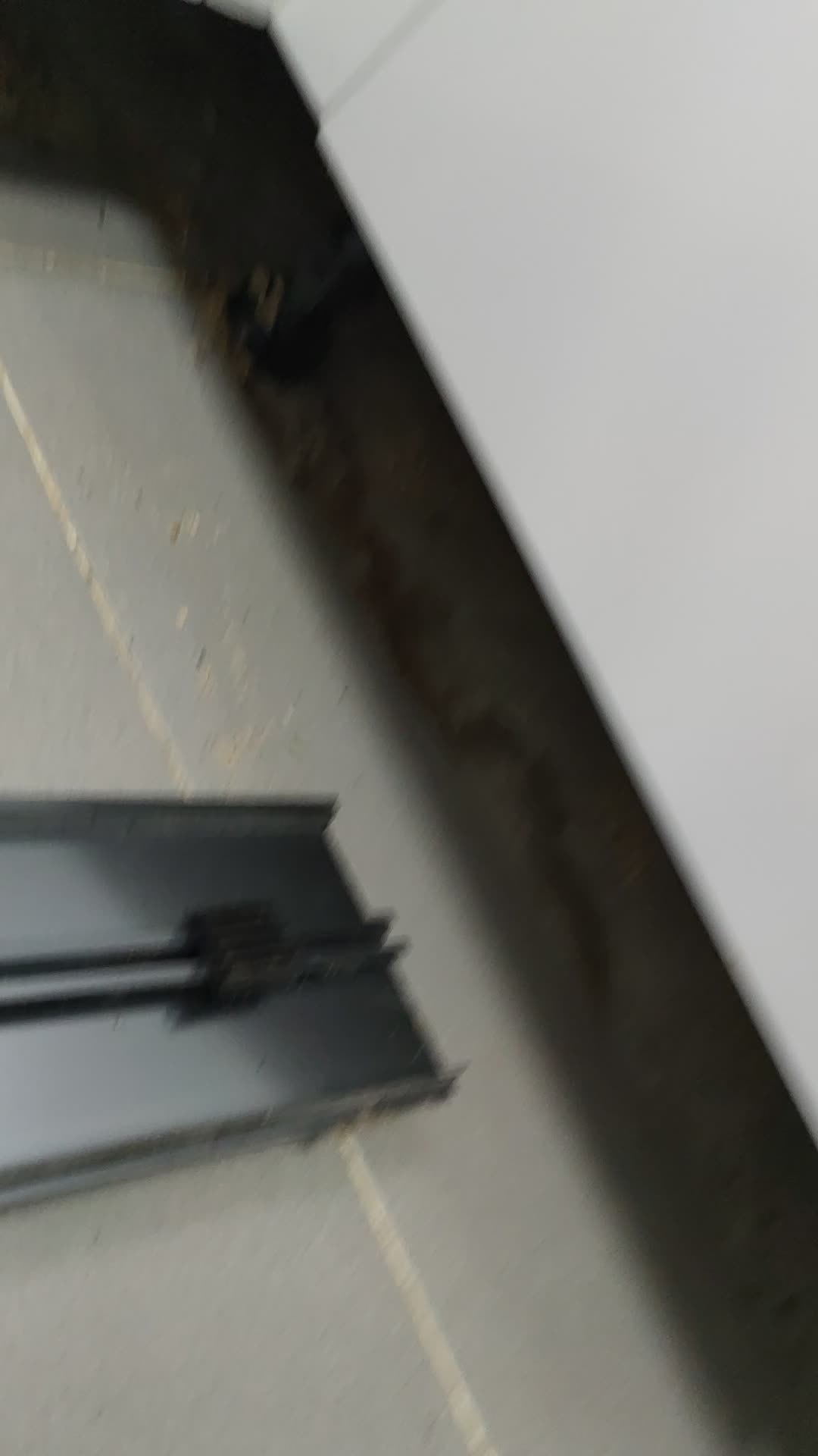 橱柜下方挡板如何打开
