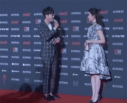 户外主持穿搭裙子