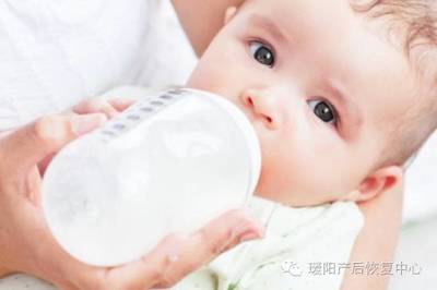 满月的宝宝奶量