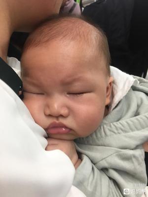 四个月宝宝认生怎么办