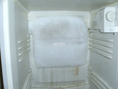 冰箱冷冻室结霜正常吗