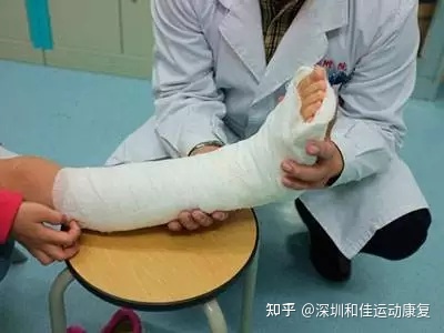 脚腕肿胀是怎么回事