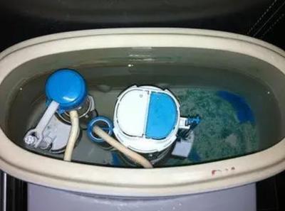 马桶一直流水怎么修理