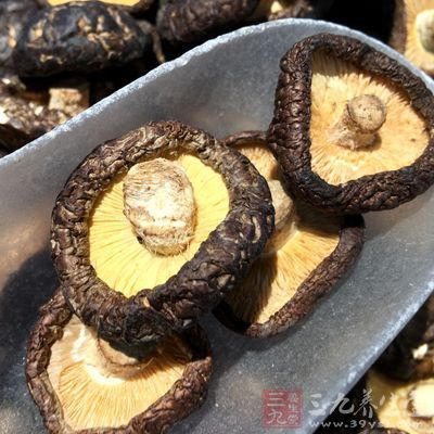 坐月子可以吃蘑菇吗
