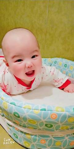 四个月宝宝摇头