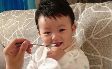刚过五个月宝宝可以吃米粉吗,宝宝们第一次选什么米粉?