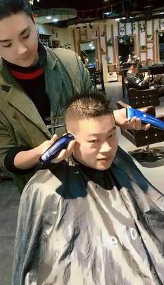 头顶没头发怎么做发型