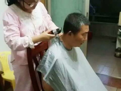 梦见别人剪头发剪短了