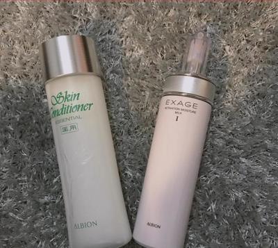 长痘痘怎么用奥尔滨水乳