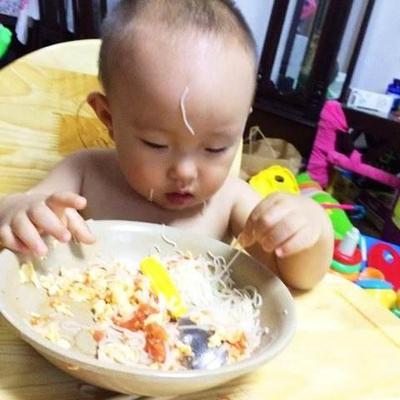 三岁宝宝不爱吃饭整天喝奶粉