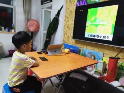 熊孩子抢电脑