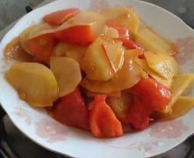 西红柿炒土豆片的家常做法
