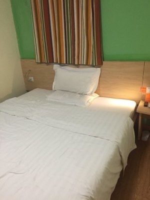 光谷广场附近的酒店