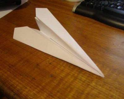 不用哈气的纸飞机怎么叠