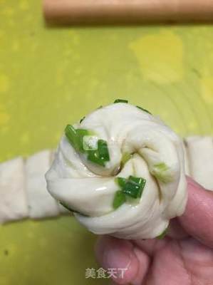 葱香花卷制作方法