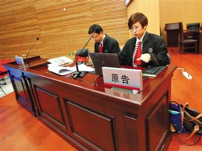 律师出一次庭多少钱