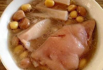 坐月子可以吃猪蹄吗