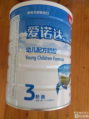 正常奶粉挂壁图片
