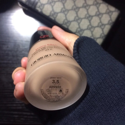 阿玛尼粉底真假辨别