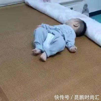 几个月学会翻身