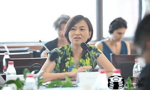 女人做法务还是做律师