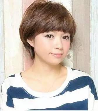 圆脸配什么发型好看女