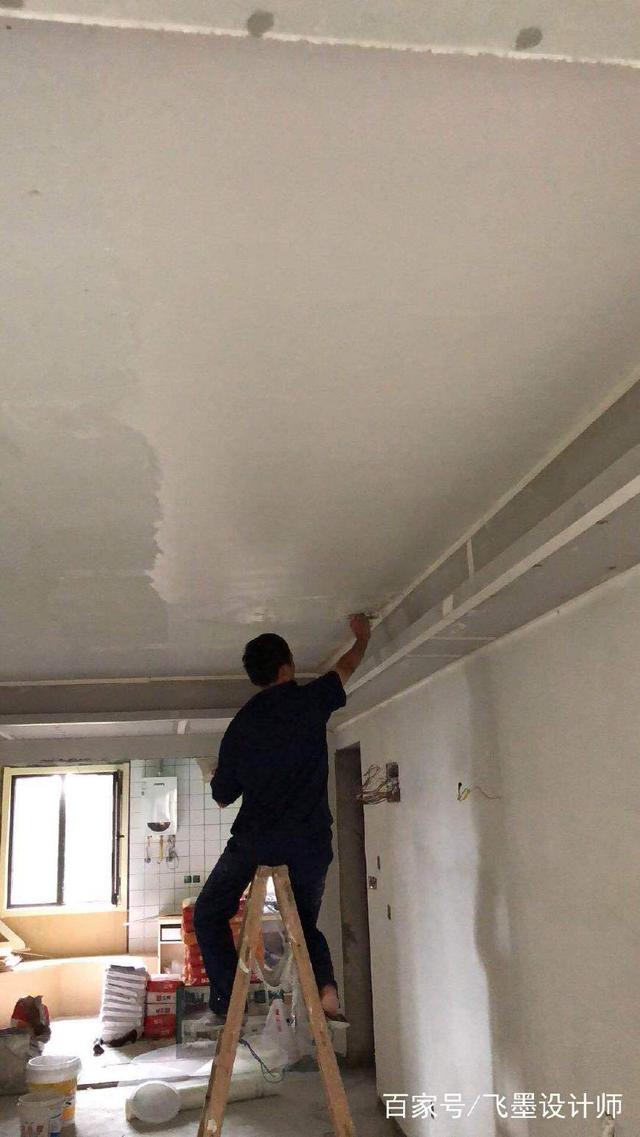 墙面批腻子