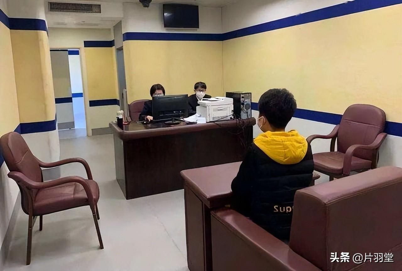拘留必须出示拘留证吗