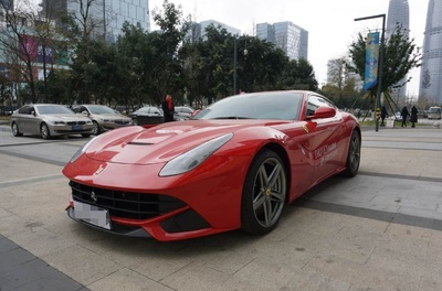 做梦开豪车