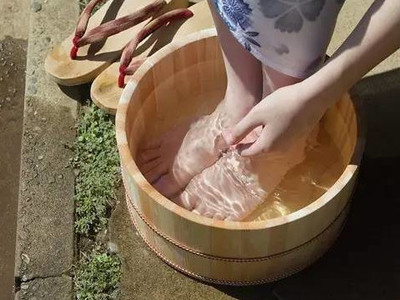 孕妇梦见洗脚