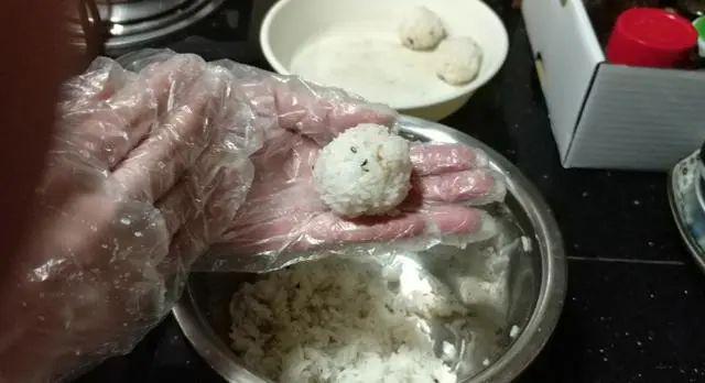 塑料大米饭真的吗
