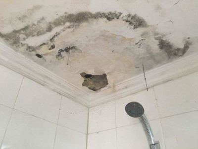 厨房位置在漏水漏水