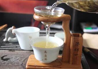 坐月子能不能喝茶