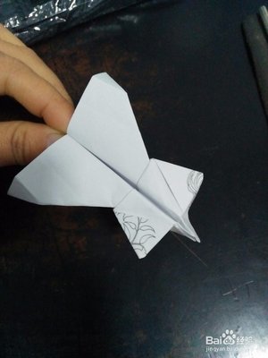 怎么折一个纸飞机