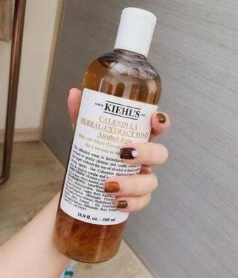 适合长痘痘的护肤水