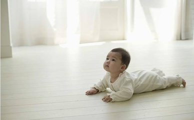 四个月宝宝能竖抱吗