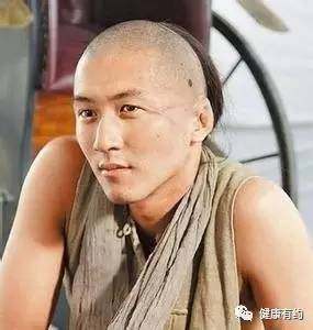 头上有黑痣是怎么回事