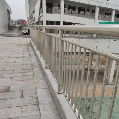 不锈钢楼梯耐腐蚀性能 钢结构桁架施工 第4张 不锈钢楼梯耐腐蚀性能 钢结构桁架施工 第4张