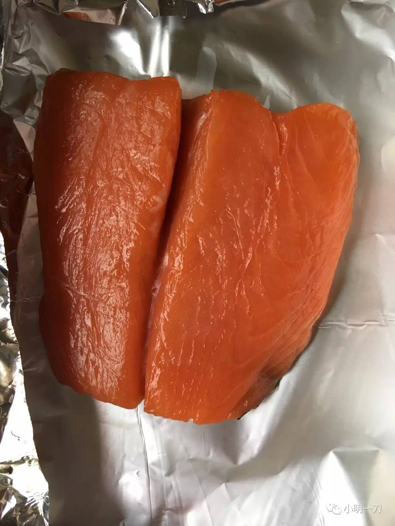 鱼肉红色是怎么回事