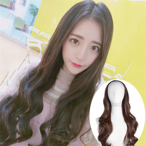 长发女生运动头带戴法