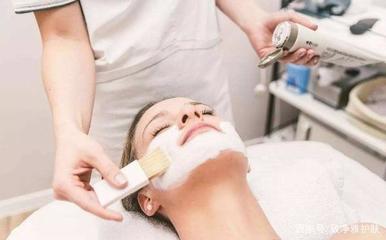 洗完脸不擦护肤品好吗