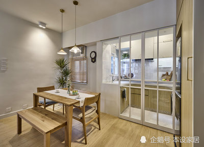 柜子背面是厨房