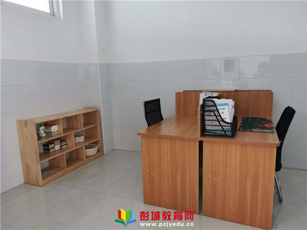 办公室橱柜的摆放位置